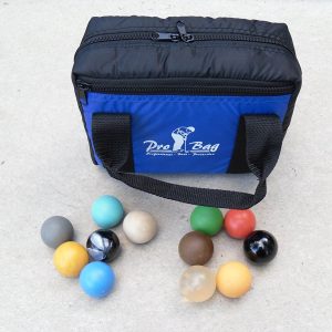 12 Minigolfbälle mit großer Balltasche